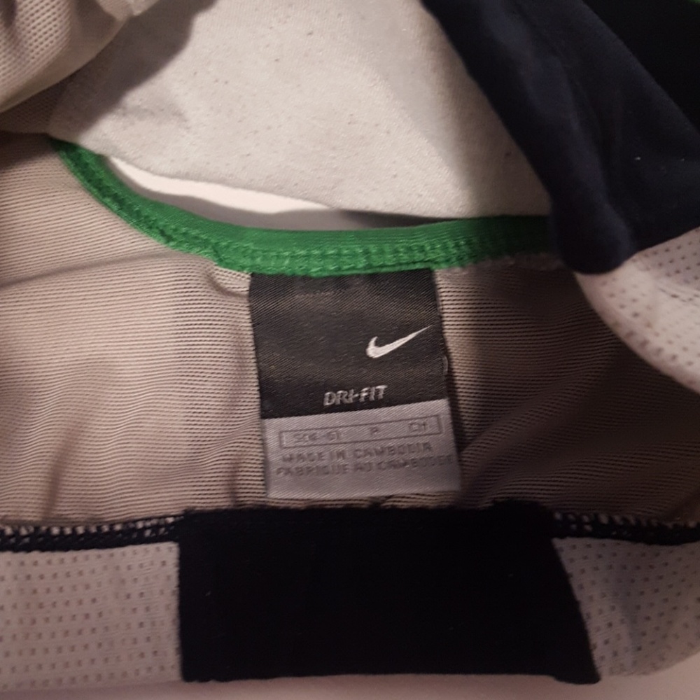 Nike sports bra size small🎈🎈 - Picture 2 of 4